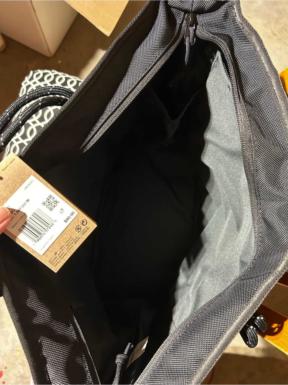 NWT Nike Sportswear RPM Tote Bag 26L Travel Gym Laptop
Shoulder Bag FJO439-010 - Picture 6 of 15